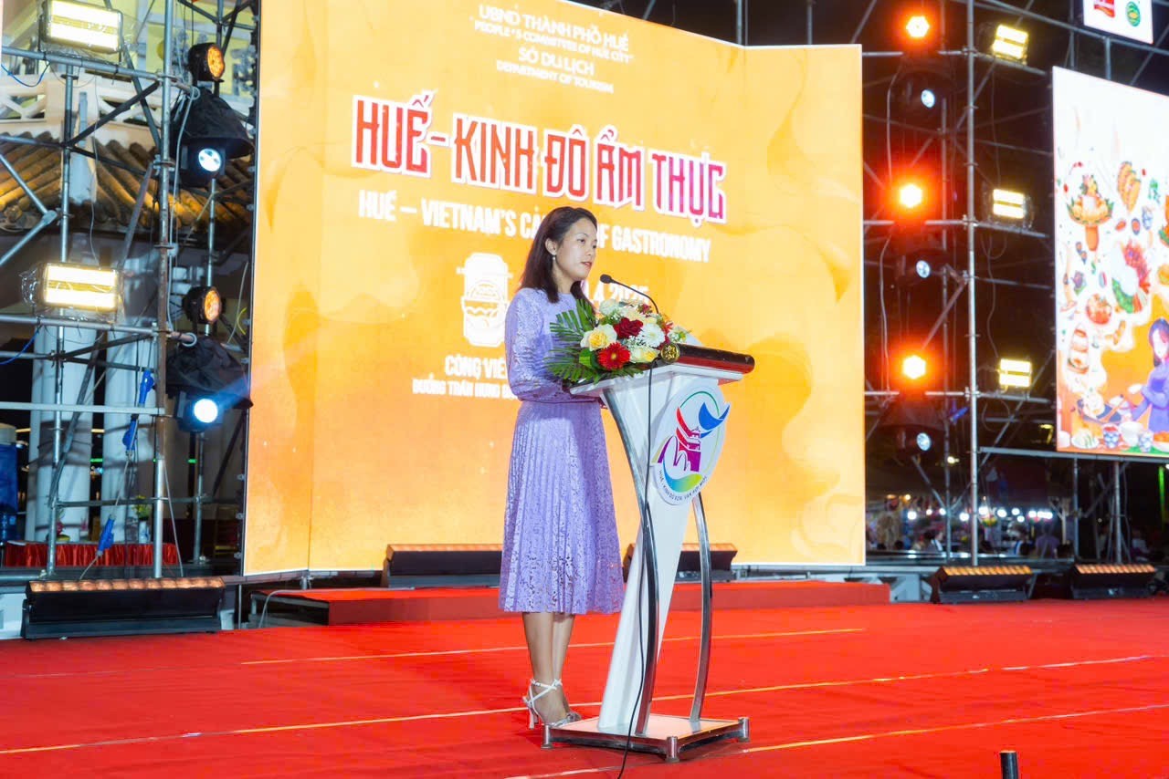ba-tran-thi-thao-giang-quan-ly-quan-he-doi-ngoai-cong-ty-nestle-viet-nam-phat-bieu-tai-le-khai-mac-hue-kinh-do-am-thuc-1746429710.JPG