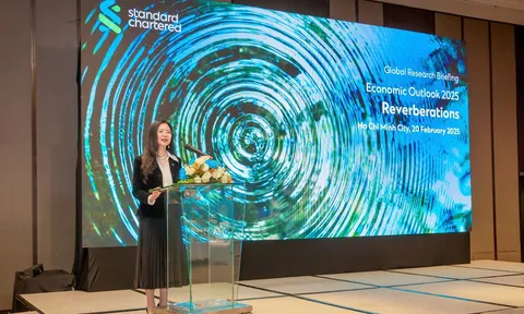 Standard Chartered tổ chức tọa đàm về kinh tế Việt Nam và Thế giới năm 2025 - Xu thế kinh tế và cơ hội tăng trưởng