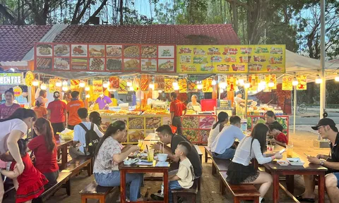 TP.HCM: Hàng ngàn du khách tham gia trải nghiệm chương trình Lễ hội Ẩm thực "Hương Sắc Phương Nam 2025"