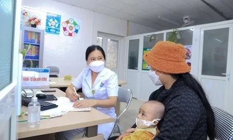 Nghệ An: Nắng nóng 40 độ, trẻ em nhập viện tăng cao