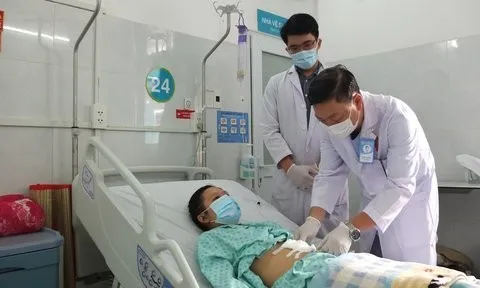 Phẫu thuật cấp cứu kịp thời bệnh nhân nuốt phải xương cá hiếm gặp