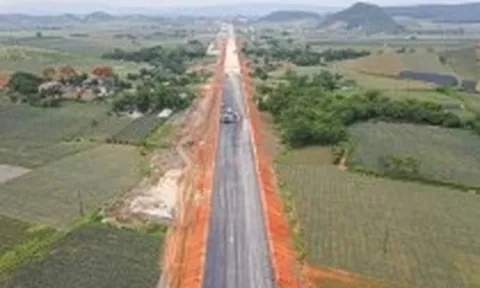 Sắp đón 3 tuyến cao tốc liên vùng, Hậu Giang đẩy mạnh đầu tư hạ tầng giao thông