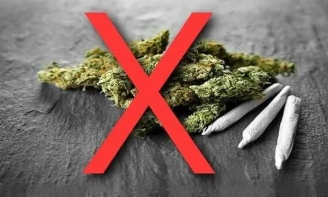 Học sinh lớp 9 nhập viện khẩn cấp sau khi hút thử “cỏ Mỹ”