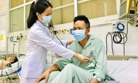 Người đàn ông bị bỏng họng sau khi uống nhầm hoá chất tẩy rửa sàn