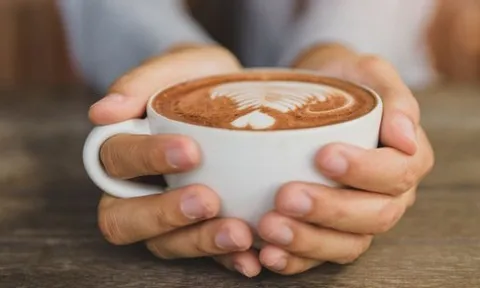 Nghiên cứu mới làm rõ mối liên hệ giữa việc uống cà phê và nguy cơ mắc bệnh tim