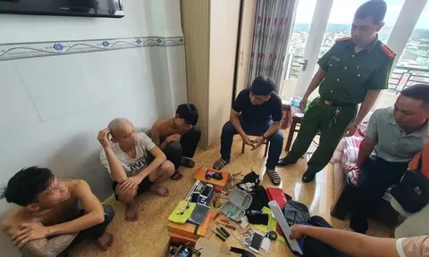 Bắt nhóm đối tượng gây ra hơn 10 vụ trộm cắp tài sản trên xe ô tô