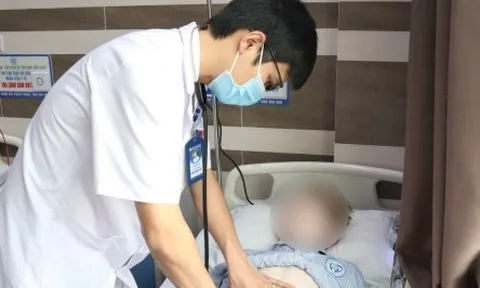 Thích ăn tương ớt và nước ngọt có ga, bé trai 14 tuổi phải nhập viện cấp cứu