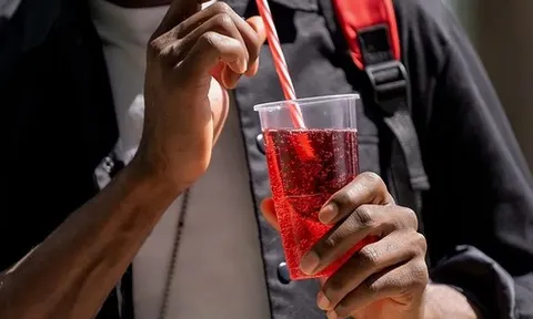 Mùa hè đừng tiêu thụ quá nhiều loại nước này kẻo DNA bị tổn thương, ung thư tới ‘gõ cửa’