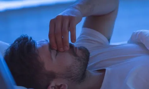 Dấu hiệu sớm của bệnh gan có thể xuất hiện vào ban đêm