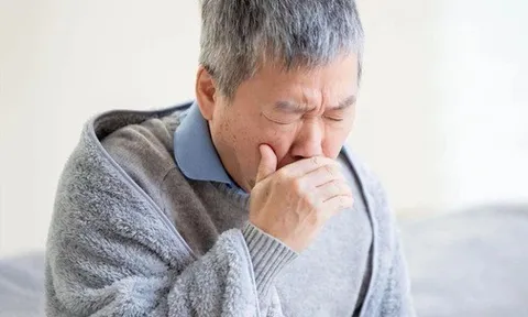 Phát hiện ung thư phổi sau khi ho khan kéo dài nhiều tháng