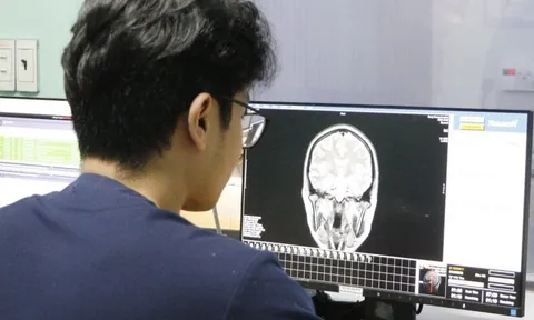 Người đàn ông 32 tuổi bị đột quỵ vì nắng nóng