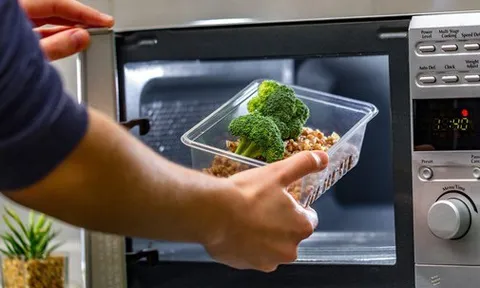 Nghiên cứu của đại học Mỹ: Ô nhiễm nhựa gây ung thư, vô sinh ở phụ nữ