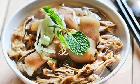 Người đàn ông sút cân, đầy bụng, không ngờ 'thủ phạm' là món đã ăn cách đây 6 tháng