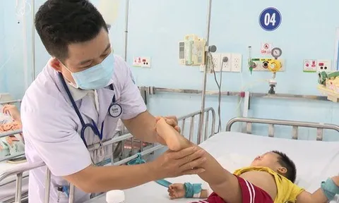 Bệnh tay chân miệng diễn biến đáng ngại