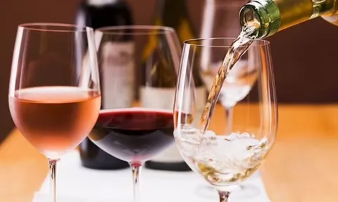 Uống rượu gây nguy cơ mắc tới 60 bệnh