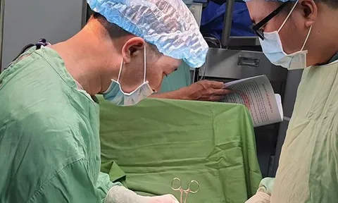 Bé gái phải cắt 1m ruột non hoại tử do thoát vị