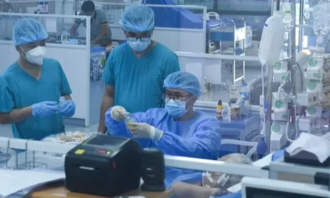 Dịch COVID-19 hôm nay: Ca nhiễm tăng, giải trình tự gen SARS-CoV-2