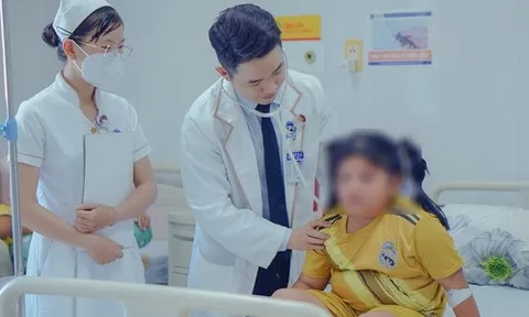 Bé gái nguy kịch vì ong đốt gần 20 mũi khi chơi gần nhà