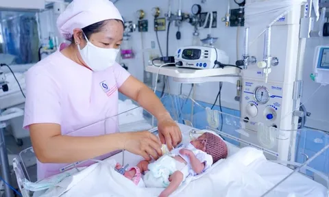 Hiếm muộn nhiều năm, đến khi có thai lại không biết