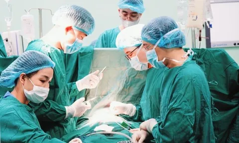 Nghệ An: Cứu sống trẻ 44 tháng tuổi bị vỡ tim do xe máy điện đè trúng