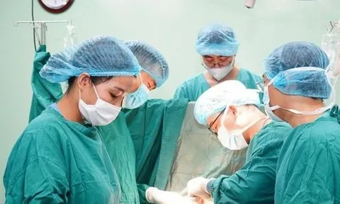 Báo động đỏ toàn viện, cứu sống bé gần 4 tuổi bị vỡ tim