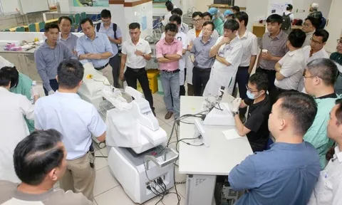 Huế sẽ ứng dụng robot trong phẫu thuật nội soi