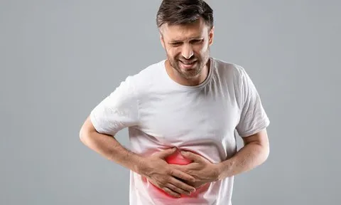 Đau vị trí này ở bụng có thể báo hiệu bạn đang bị gan nhiễm mỡ