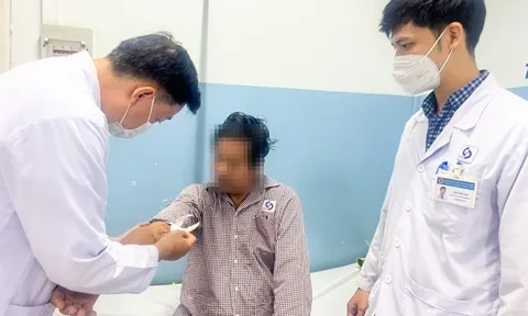 Chặn được "bom nổ chậm" nằm vùng hiểm của người đàn ông