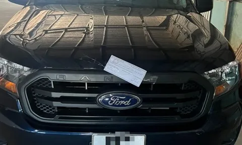 Tài xế lái xe bán tải chạy ngược chiều trên cao tốc 6 làn xe do "không biết đường"
