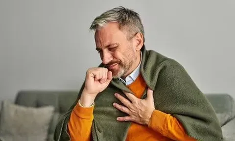 4 triệu chứng nếu kéo dài có thể là dấu hiệu của ung thư: Có 1 cũng cần đi khám