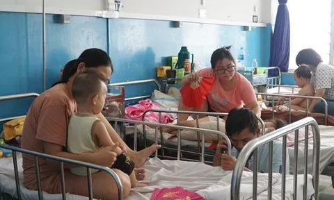 TP HCM: Ca bệnh tay chân miệng nặng tăng cao