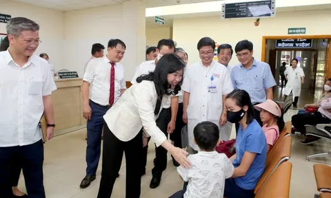 Bộ trưởng Bộ Y tế đánh giá cao trình độ ghép tạng ở Huế