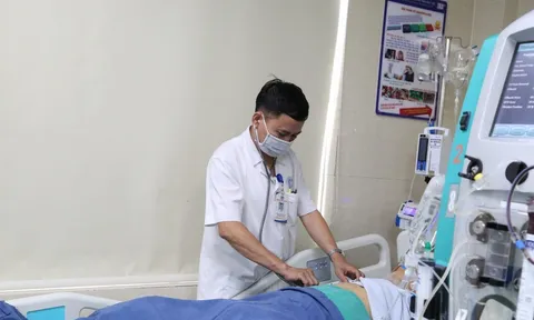 Người đàn ông bị hỏng gan nặng do lạm dụng thuốc nam