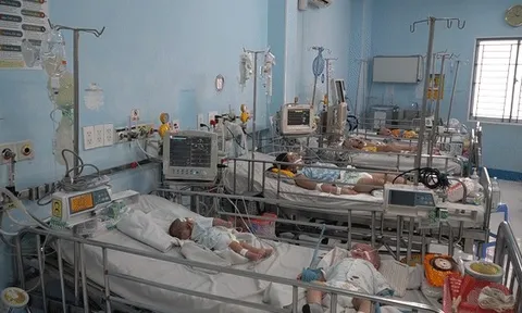 TP HCM: Trẻ mắc bệnh tay chân miệng tăng gấp đôi, bác sĩ không kịp trở tay