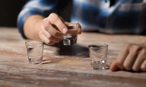 Suy đa tạng sau khi uống 3 lít rượu mỗi ngày