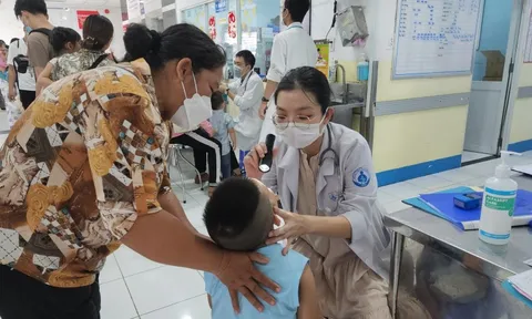 Bệnh tay chân miệng tăng nhanh, nguy cơ cuối tháng 7 thiếu thuốc điều trị