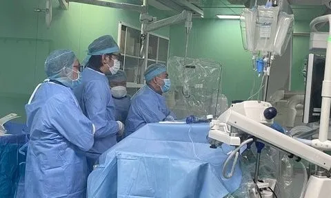 Can thiệp thành công bệnh nhân bị rò động - tĩnh mạch vùng xoang hang phức tạp