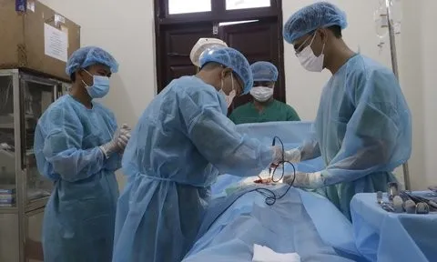 Phẫu thuật thành công cho ngư dân Quảng Ngãi bị viêm ruột thừa cấp