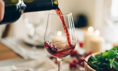 Điều gì xảy ra với cơ thể khi bạn uống rượu bia hằng ngày?