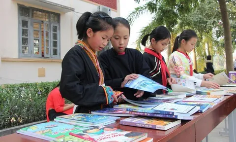 Hỗ trợ xây dựng tủ sách cộng đồng cho 120 xã vùng đồng bào dân tộc thiểu số và miền núi