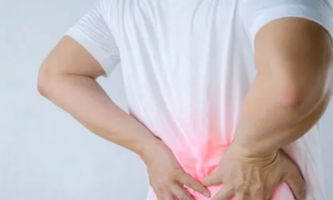 Người đàn ông suýt phải cắt bỏ thận sau vài ngày đau thắt lưng