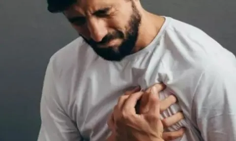 Những dấu hiệu này cho thấy bạn cần đến bác sĩ tim mạch ngay