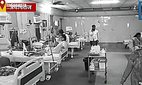 Thai nhi nặng 2 kg được lấy ra khỏi bụng bé 7 tháng tuổi