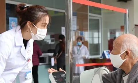 Chuyển bệnh viện trung ương cho Hà Nội quản lý, lo ngại làn sóng y bác sĩ nghỉ việc