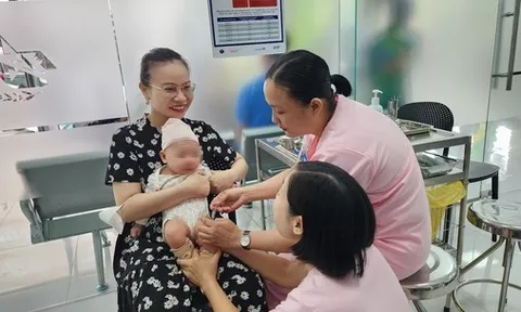 Bệnh viện Quân y 175 khai trương phòng tiêm chủng vắc-xin, có ưu đãi