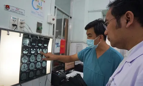 Lần đầu tiên, bác sĩ sử dụng ECMO cứu trẻ mắc tay chân miệng nặng