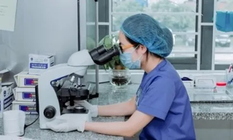 Sau biến cố đau lòng, bà mẹ U60 quyết sinh con ở tuổi mãn kinh