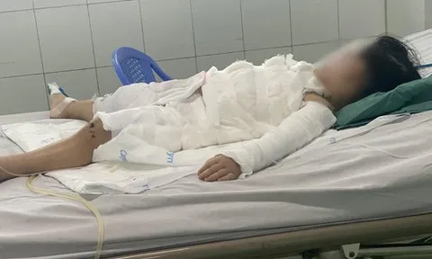 Bé 2 tuổi bị bỏng nặng do uống nước tẩy bồn cầu