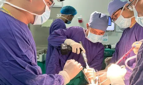 Giá khám chữa bệnh theo yêu cầu giảm mạnh