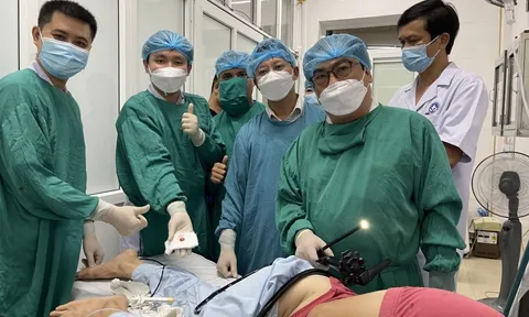 Chuyển giao kỹ thuật nội soi tiêu hóa cho bác sĩ ở Hà Tĩnh